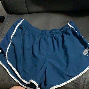 nike air dri-fit women’s shorts size extra large